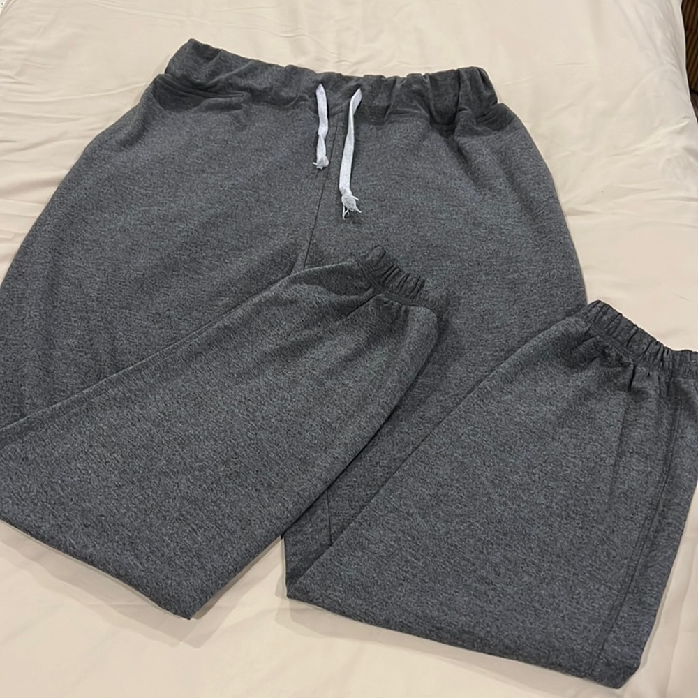 WOMEN’S SWEATPANTS. SIZE M. LENGTH 30
